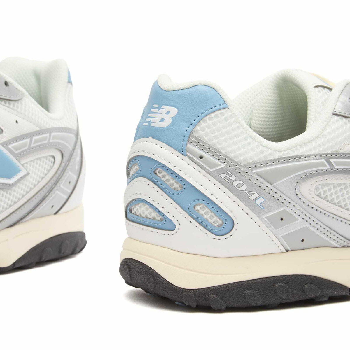 New Balance 204l Mesh Sneaker in Silver Metallic