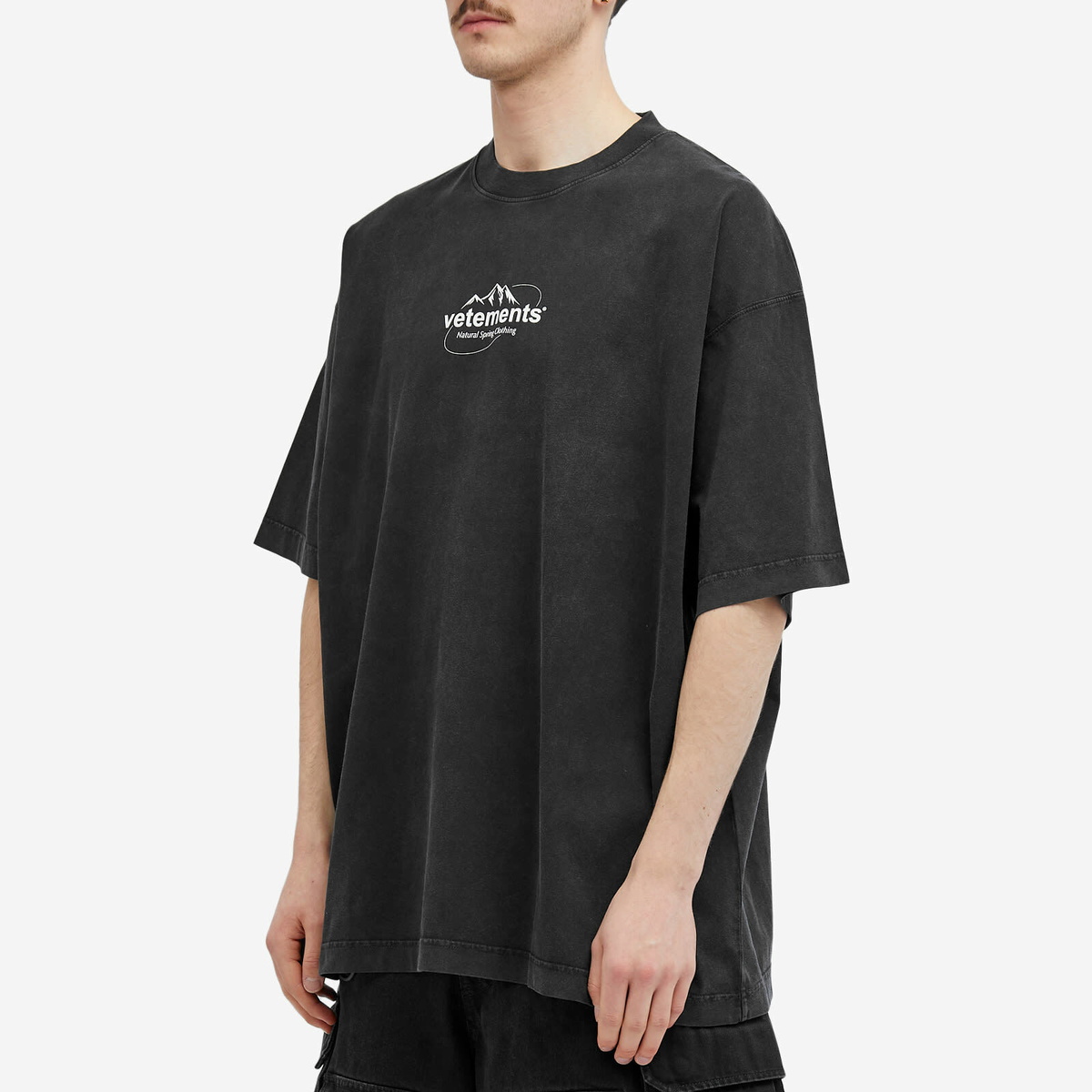 Vetements Men's Spring Water Logo T-Shirt in Black