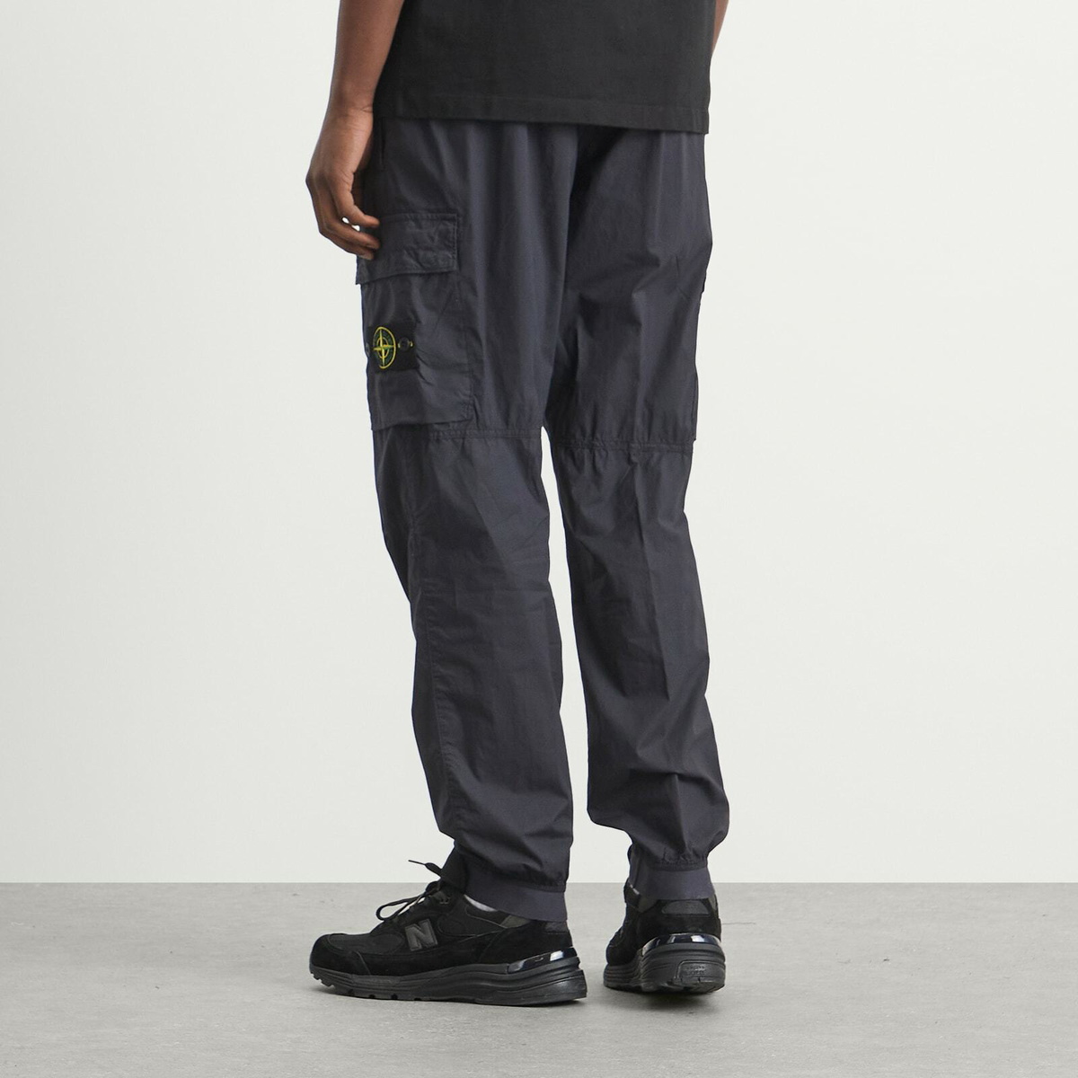 Stone Island Men's Tela Paracadute Cargo Trousers in Navy Blue