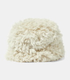 Goldbergh Bird faux fur bucket hat