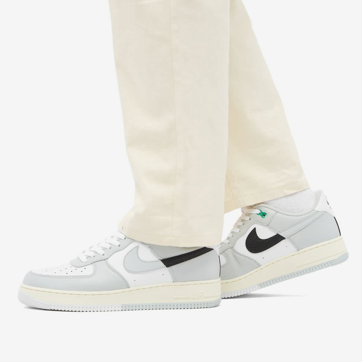 Nike Air Force 1 '07 Lv8 Low-top Sneakers In Light Silver Black & Light  Silver