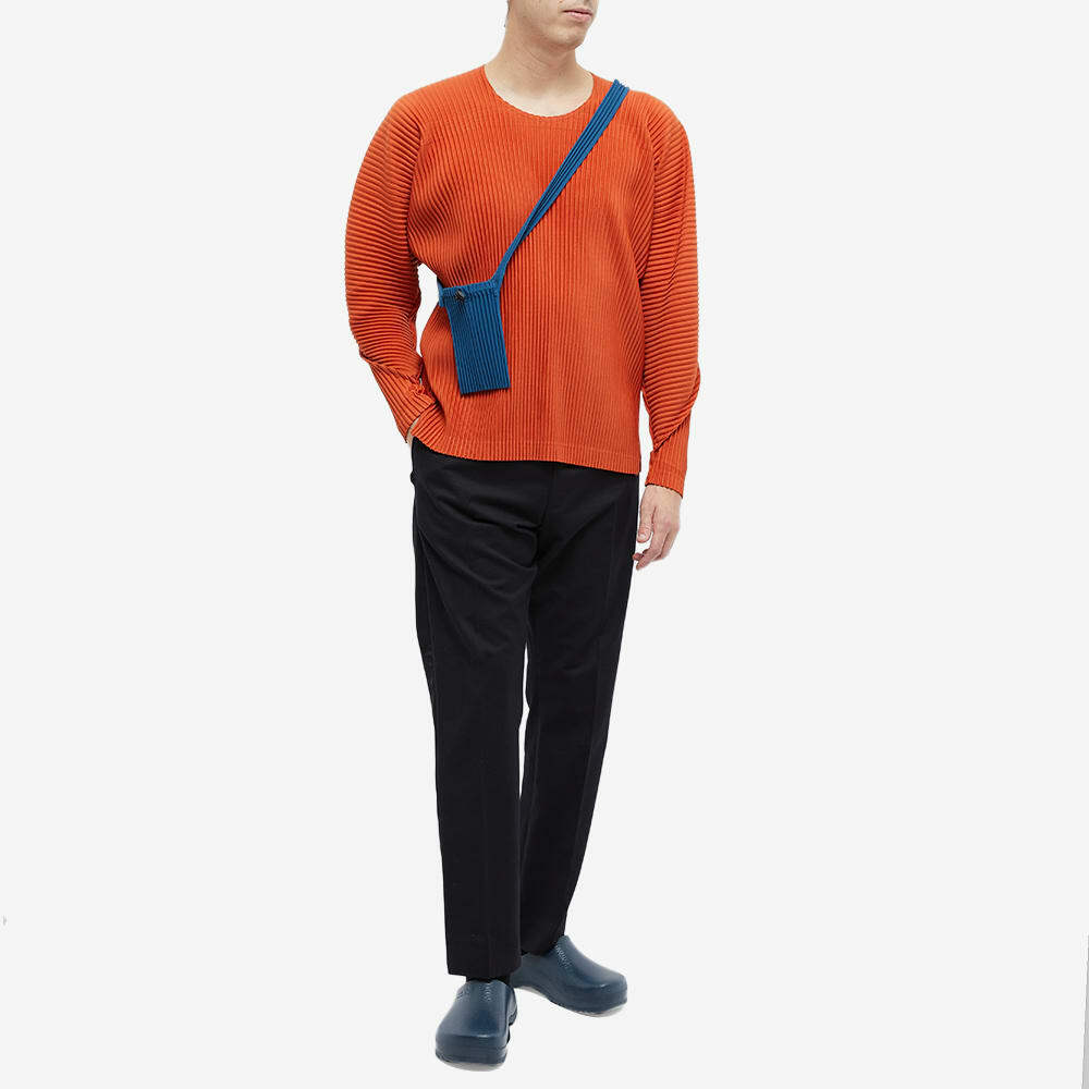 Homme Plissé Issey Miyake Men's Pocket Side Bag in Blue