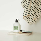 A.P.C. Cosmos Organic Hand Soap in White 