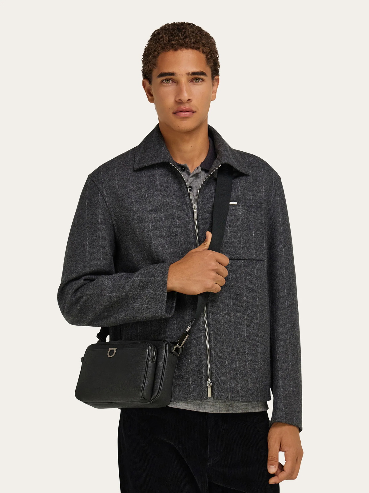 Ferragamo Mens Gancini shoulder bag in Black