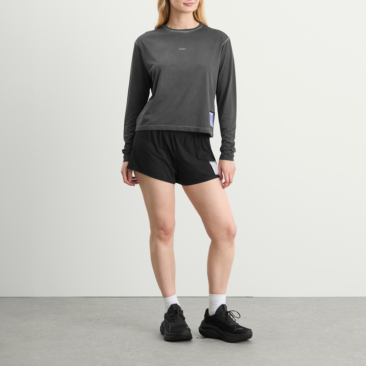 Satisfy Women's Auralite Long T-Shirt in Pigment Black