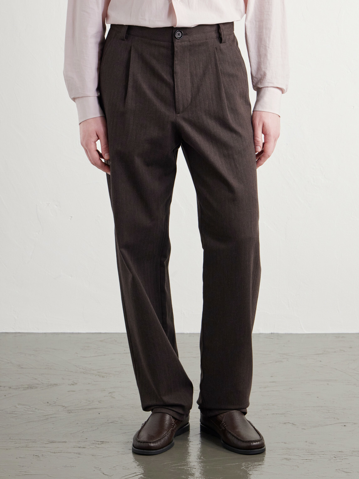 Oliver Spencer - Morton Straight-Leg Pleated Herringbone Stretch-Cotton Suit Trousers - Brown