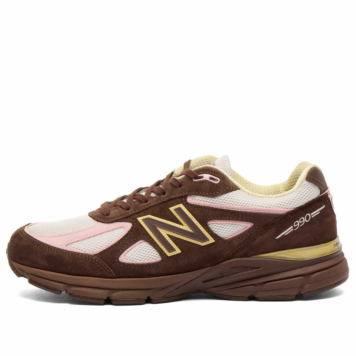 New Balance 990 v4 Sneaker in Brown