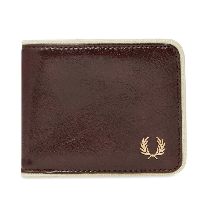 Photo: Fred Perry Classic Billfold Wallet