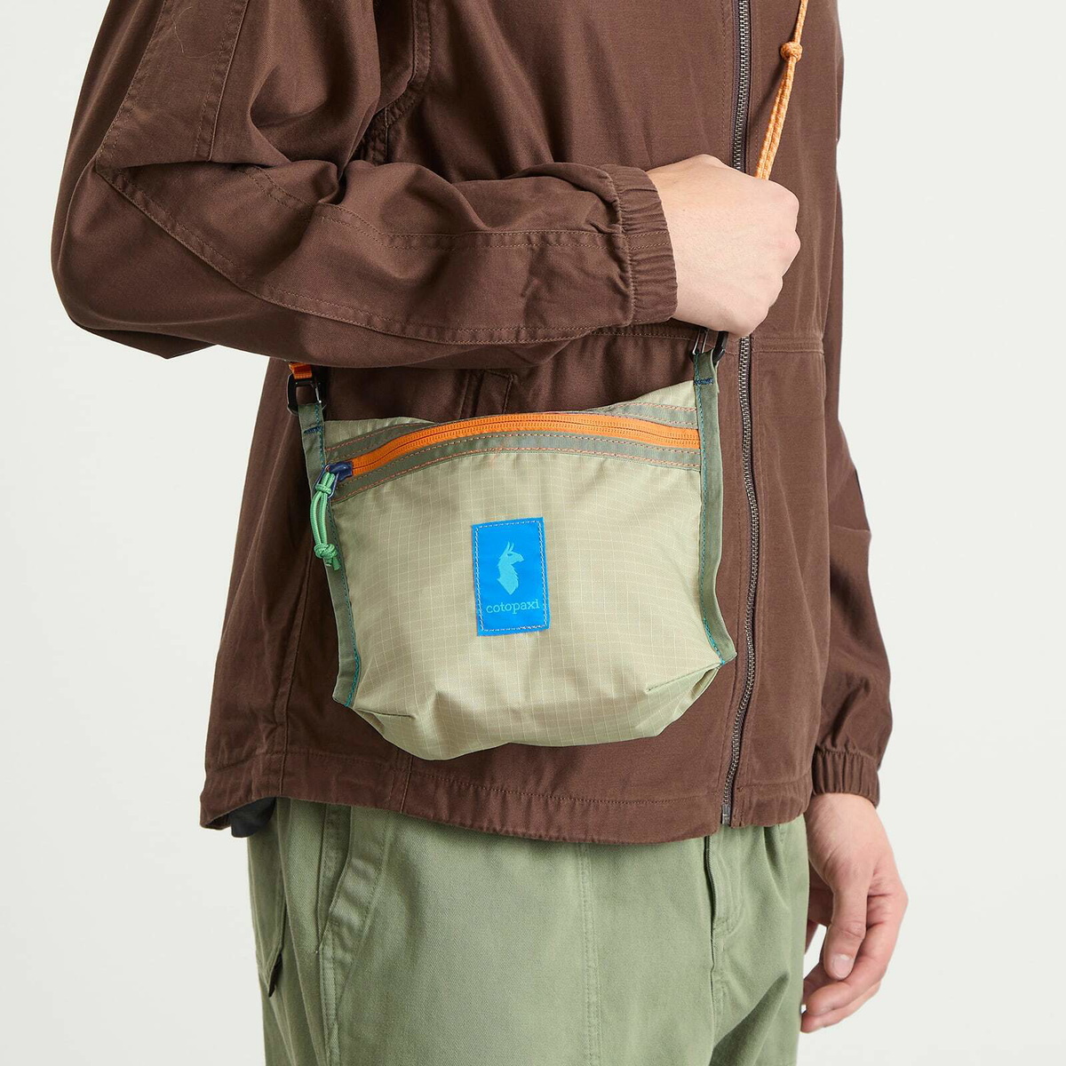 Cotopaxi Lista 2L Crossbody Bag in Del Dia 