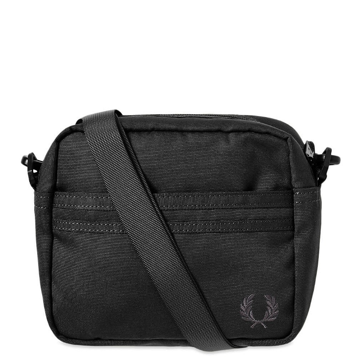 Photo: Fred Perry Tonal Tipped Side Bag