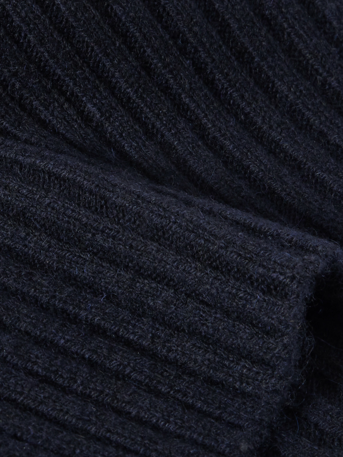 Allude - Ribbed Cashmere Beanie and Scarf Set