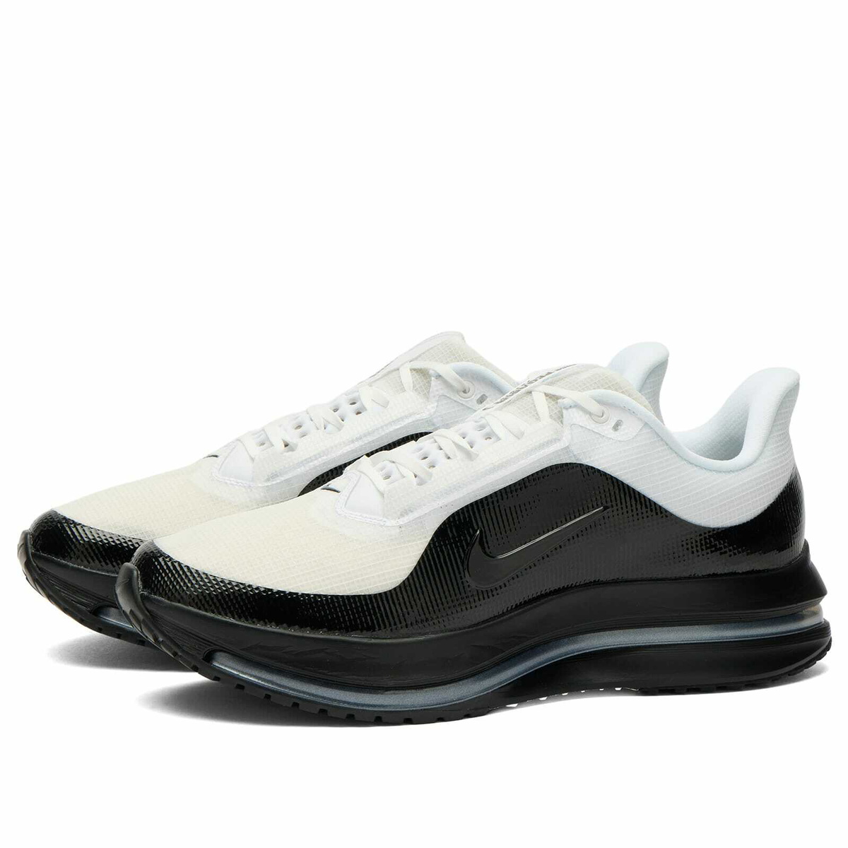 Nike Pegasus Premium Sp Sneaker in White/Black