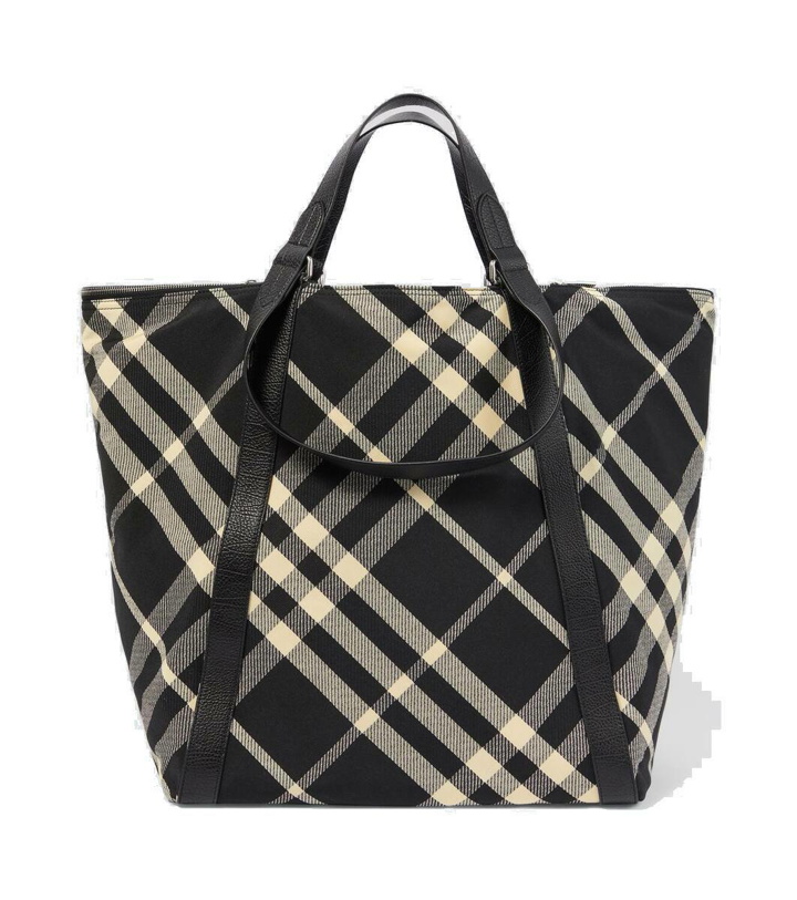 Photo: Burberry Field Large Burberry Check tote bag