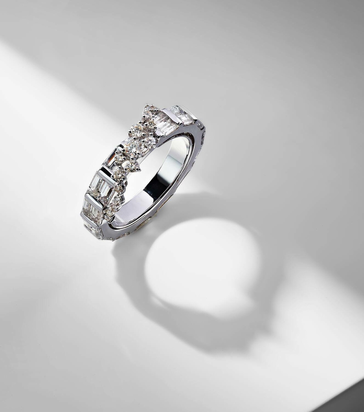 Ananya Scatter 18kt white gold ring with sapphires and diamonds