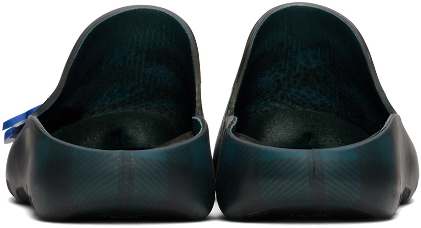 【関税込み】Burberry ブルー Stingray クロッグ Burberry Men's Check Rubber Stingray Clogs | Neiman Marcus