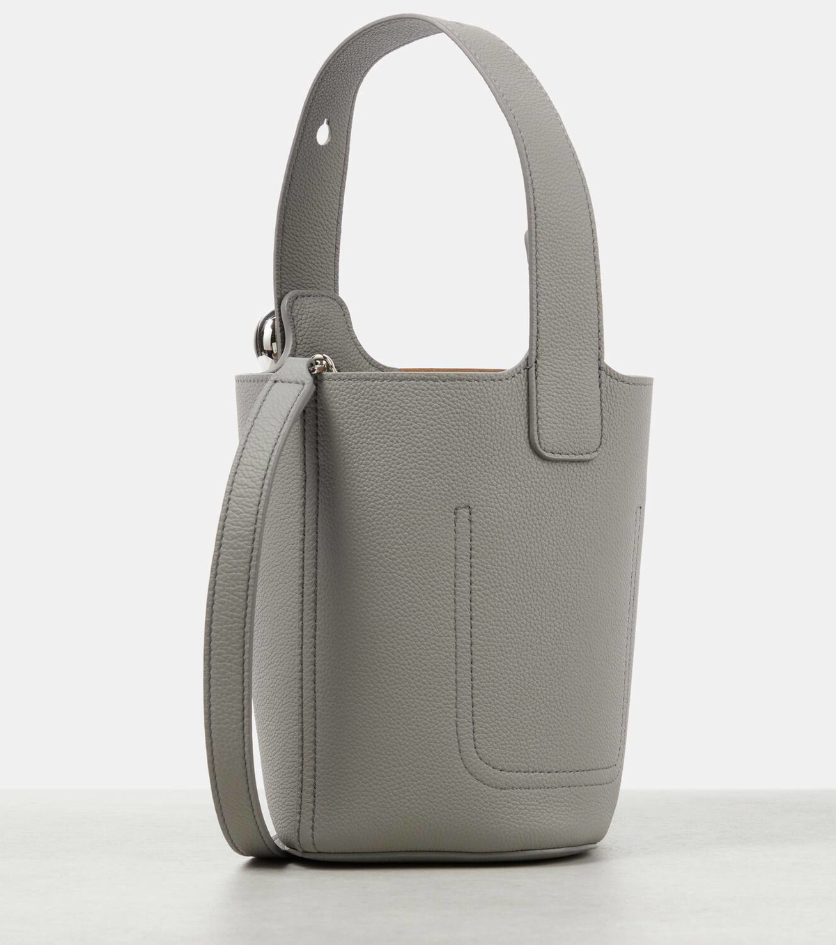【関税&送料込】Loewe Dove Grey Leather Mini Pebble Bucket B Loewe Pebble Mini leather bucket bag Loewe