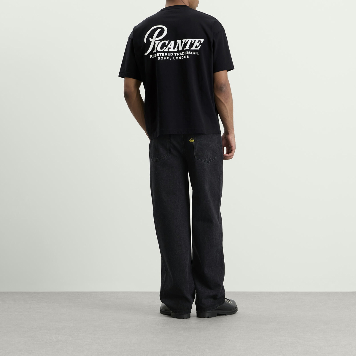 Picante Men's Record T-Shirt in Black