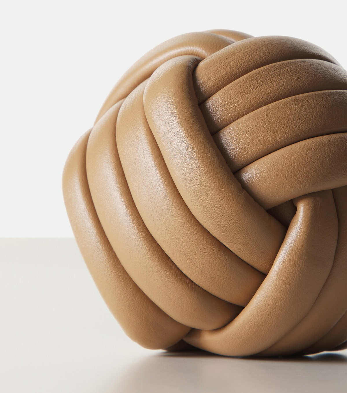 Giobagnara Nodo leather paperweight