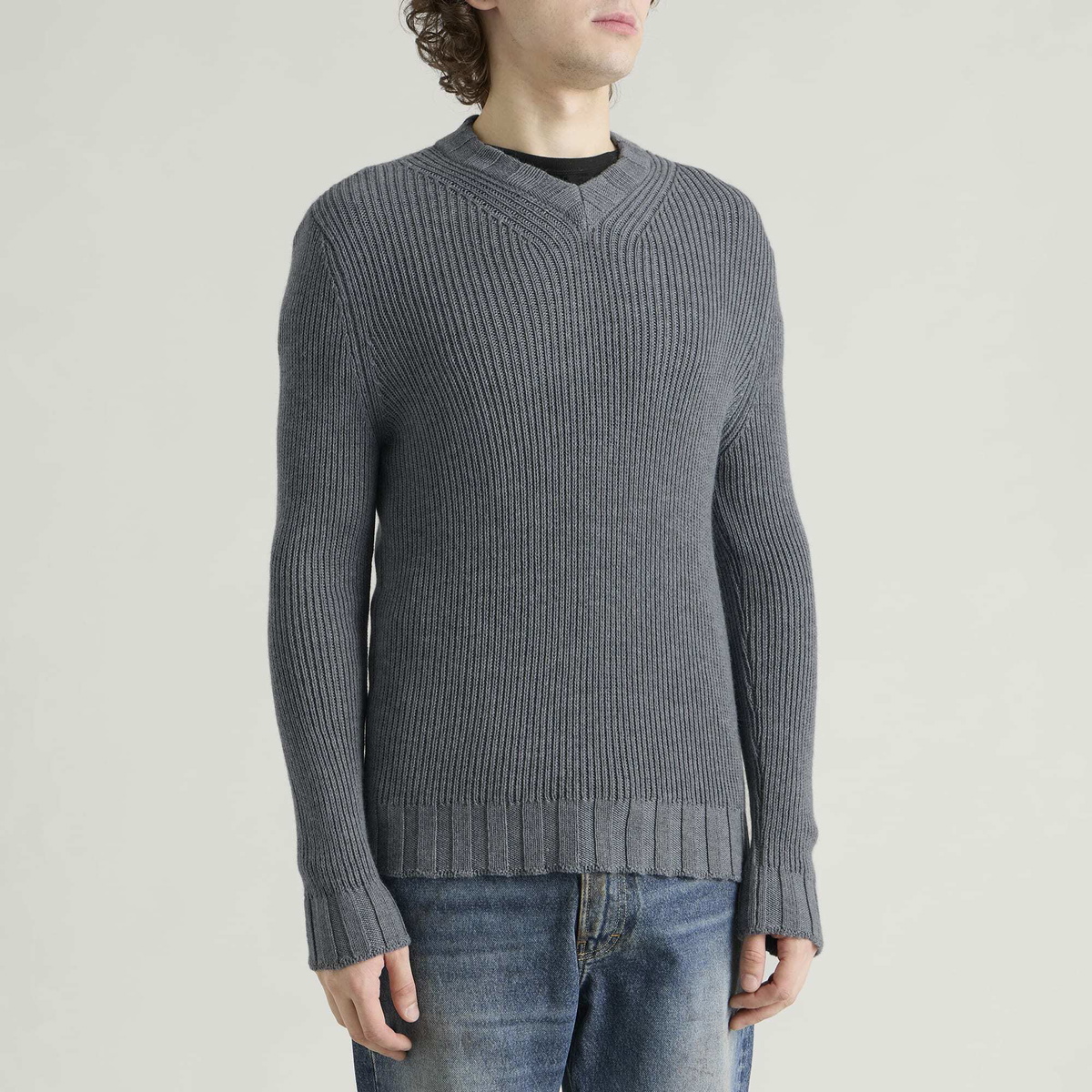 Carter Young Men's Wool Lounger V-Neck in Slate