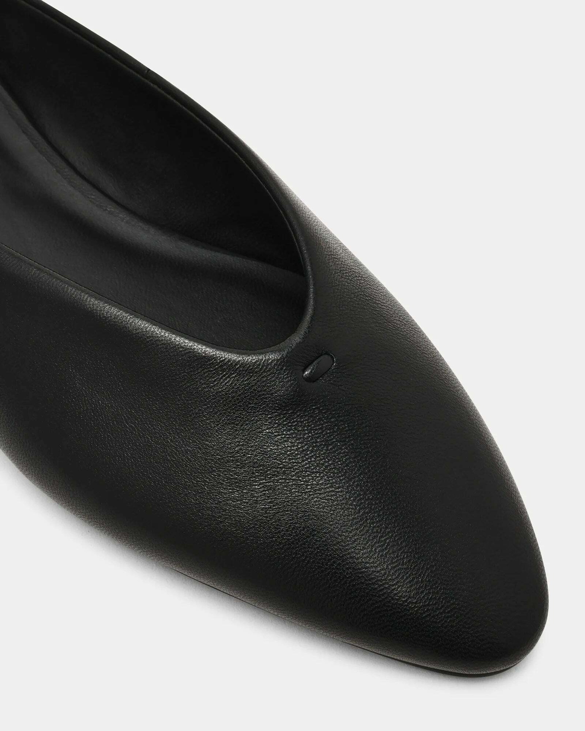 Steve Madden Sherman Flats in Black