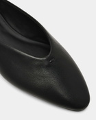 Steve Madden Sherman Flats in Black