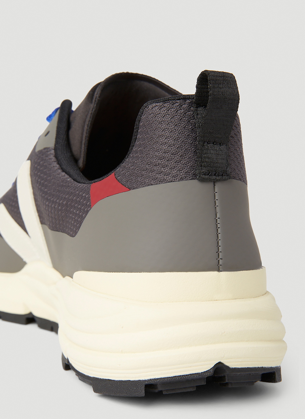 Veja Dekkan Alveomesh Sneakers