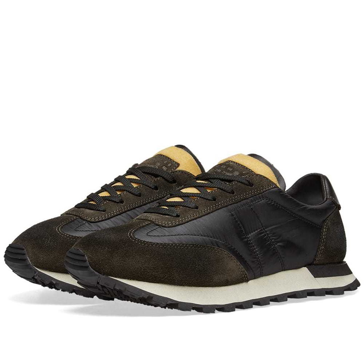 Photo: Maison Margiela 22 Retro Runner Sneaker Black