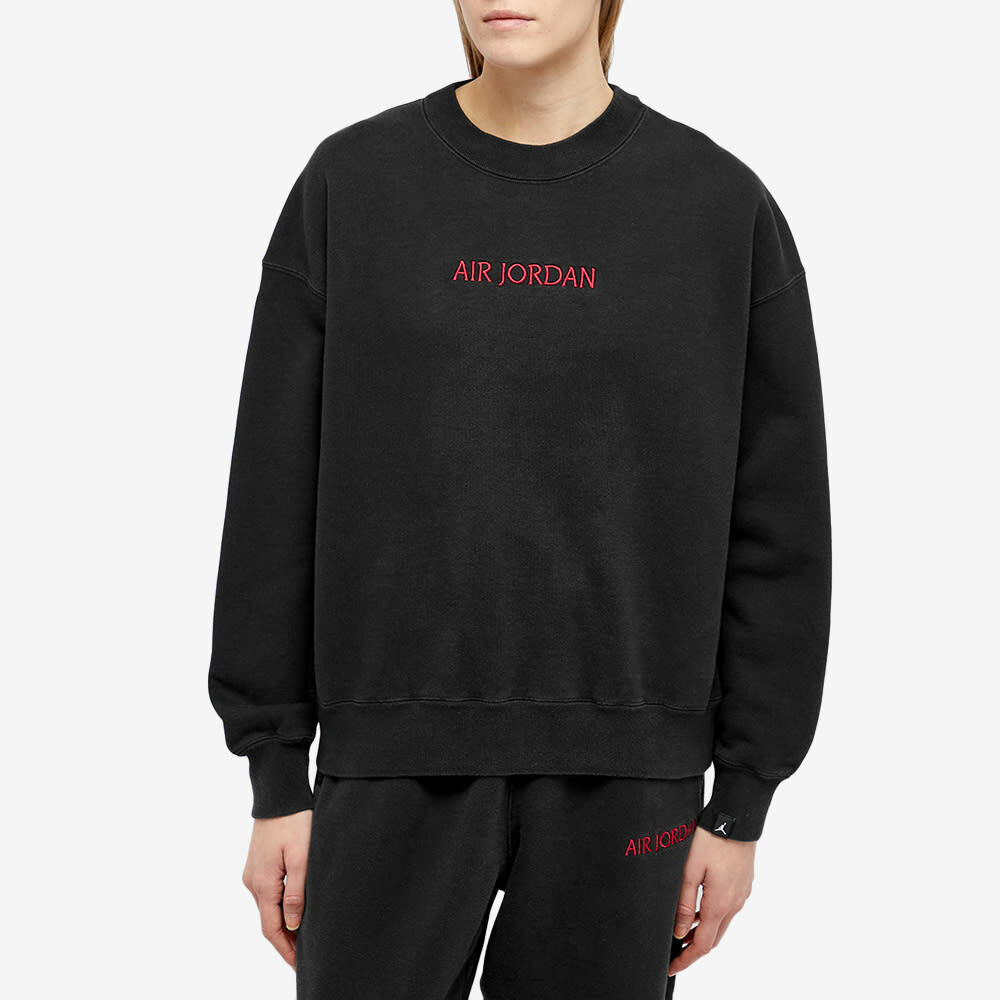 Air Jordan Women's W Wordmark Fleece Crew Sweat in Black/Gym Red