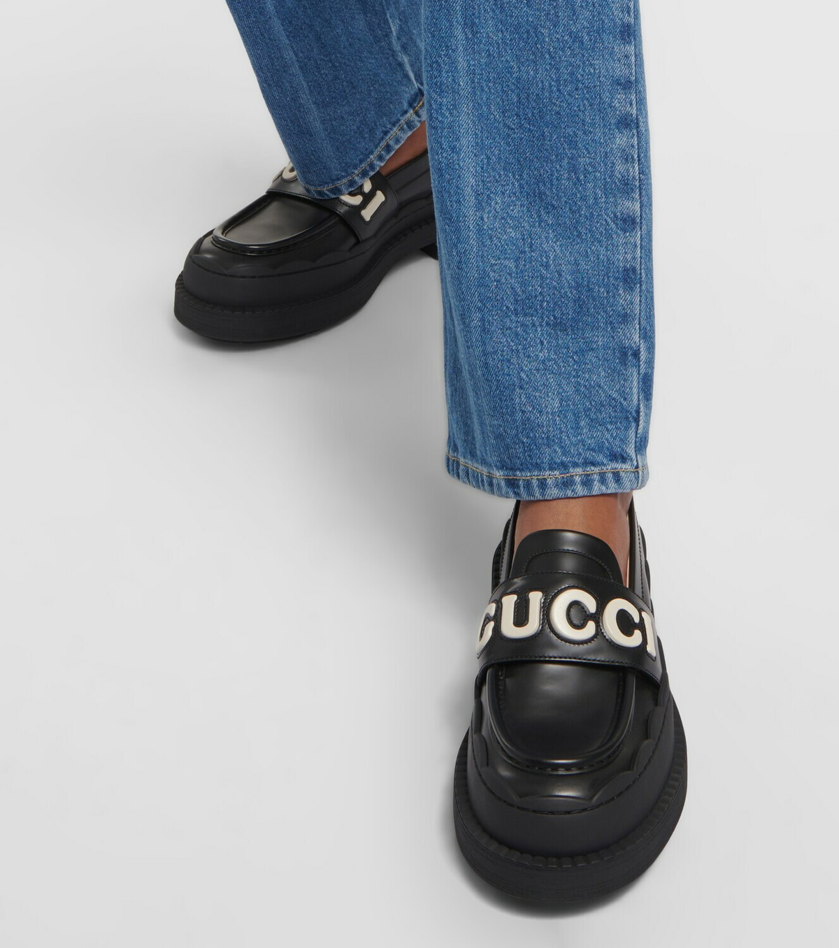 【送料&関税込】Gucci Logo Loafers Gucci Tan Logo Loafers – Treasures of NYC