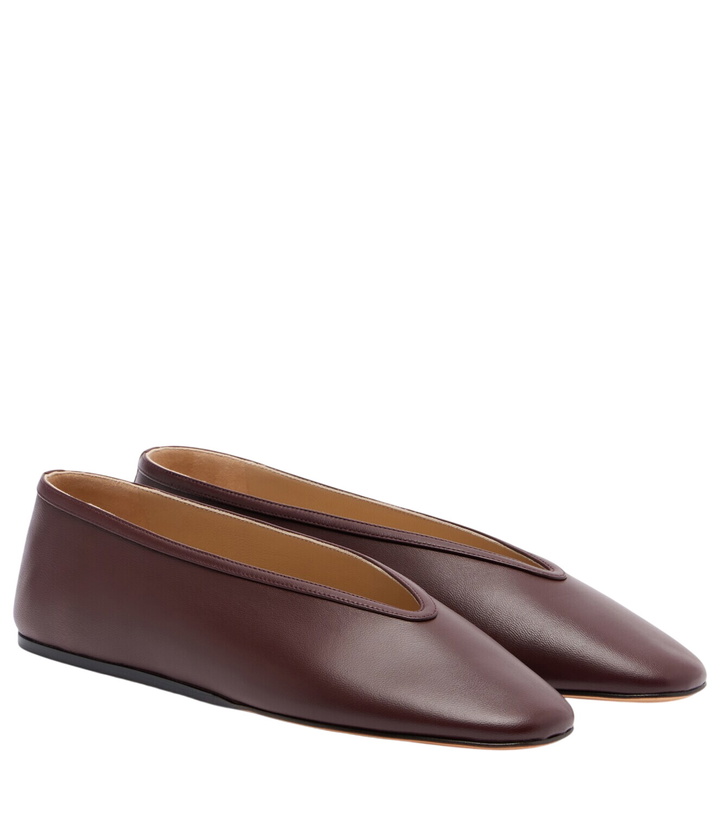 Photo: Le Monde Béryl Luna leather ballet flats