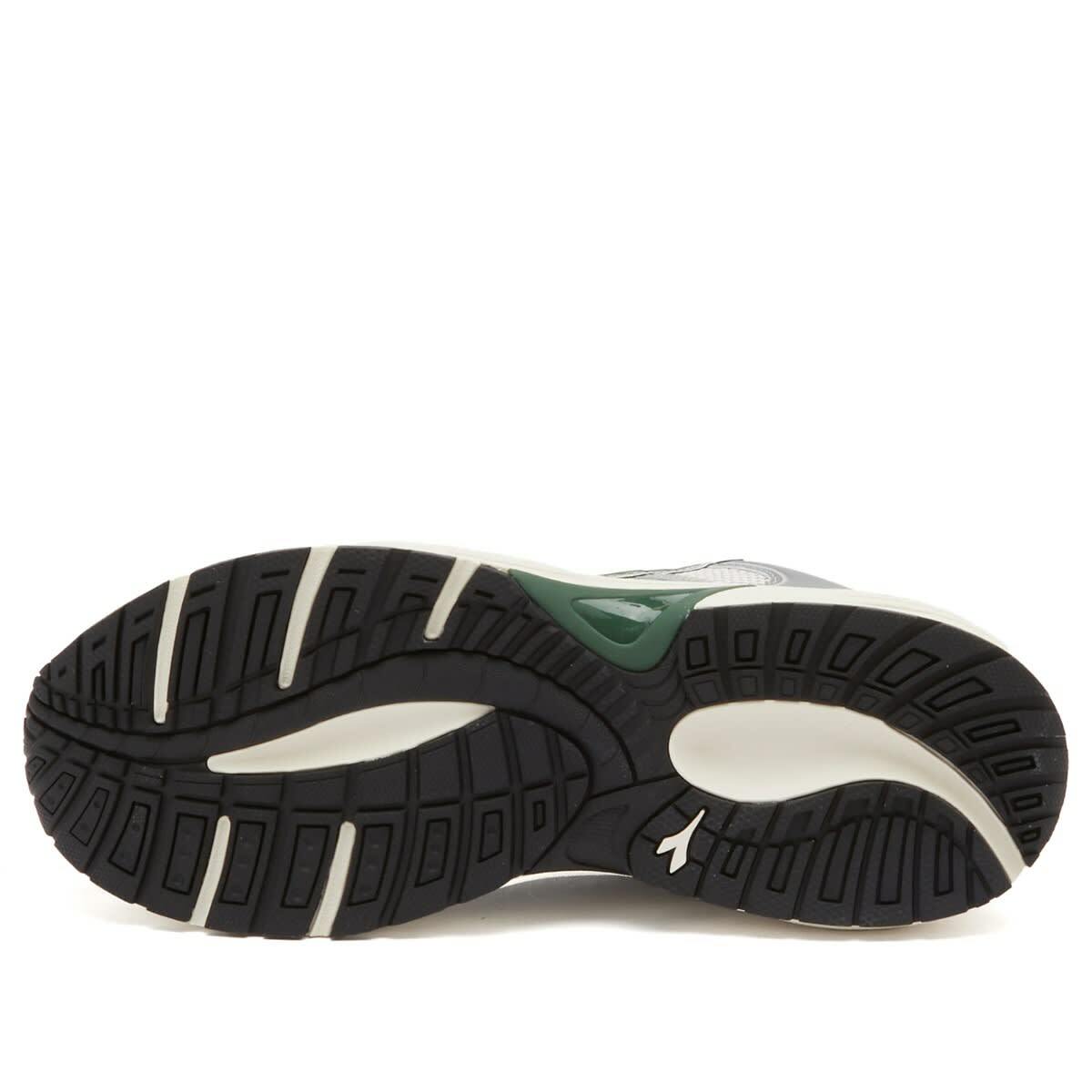 Diadora Mythos Star Sneaker in Light Grey/Metallic
