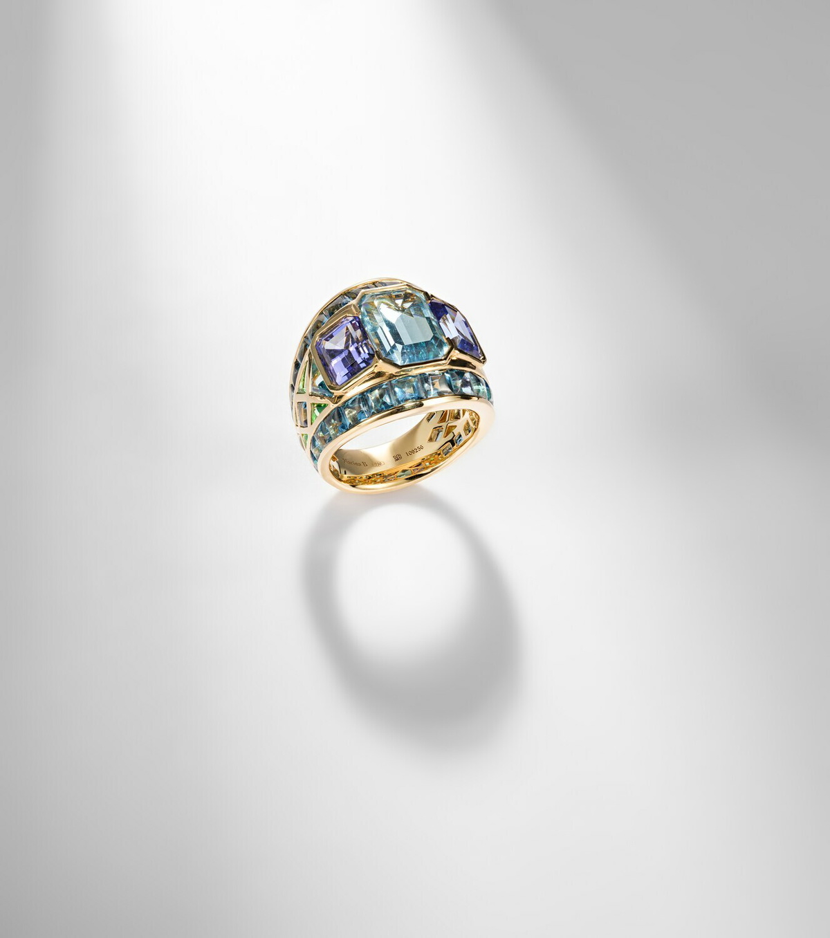 Marina B Ezia 18kt gold ring with gemstones