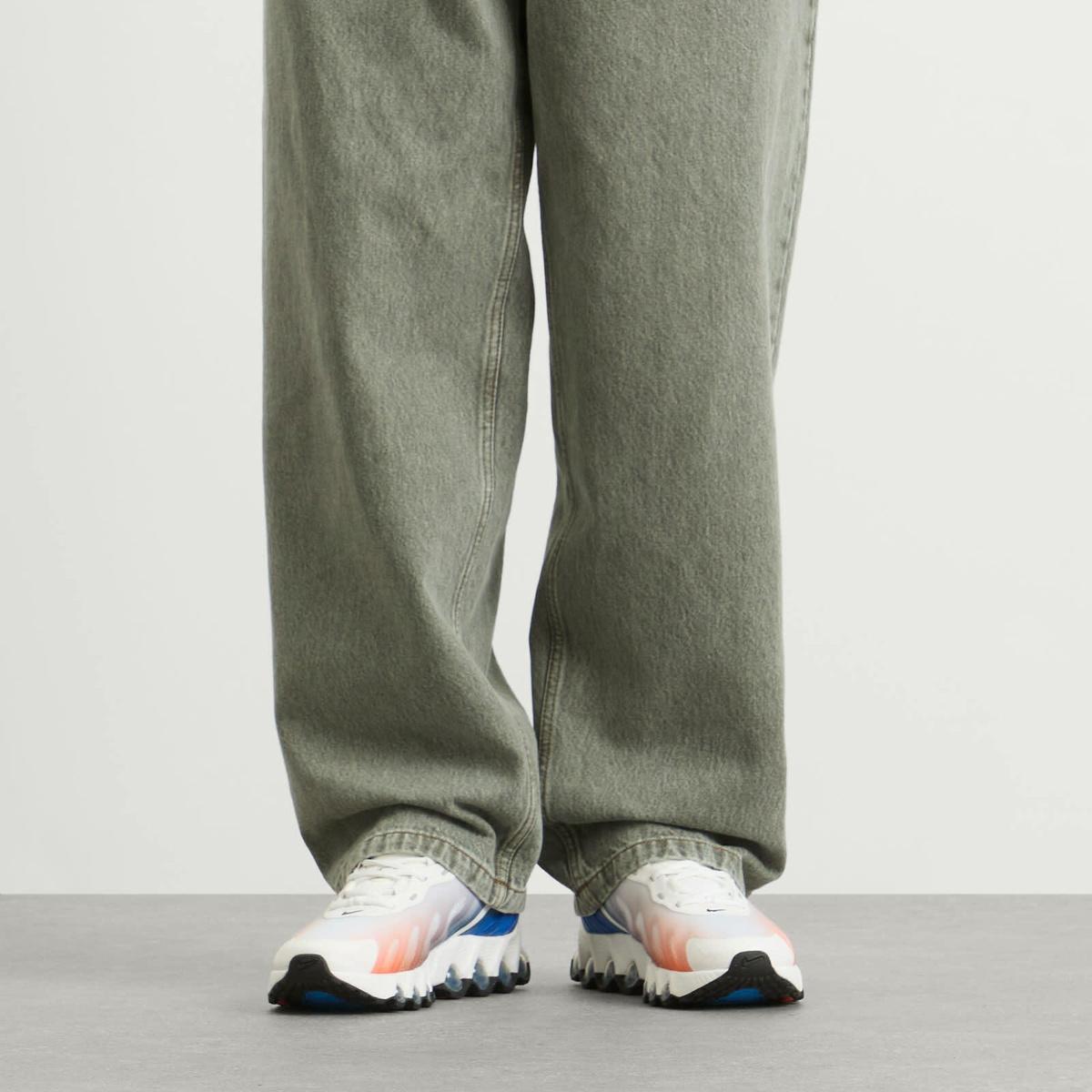 Nike Air Max Dn8 Sneaker in Summit White/Orange/Royal