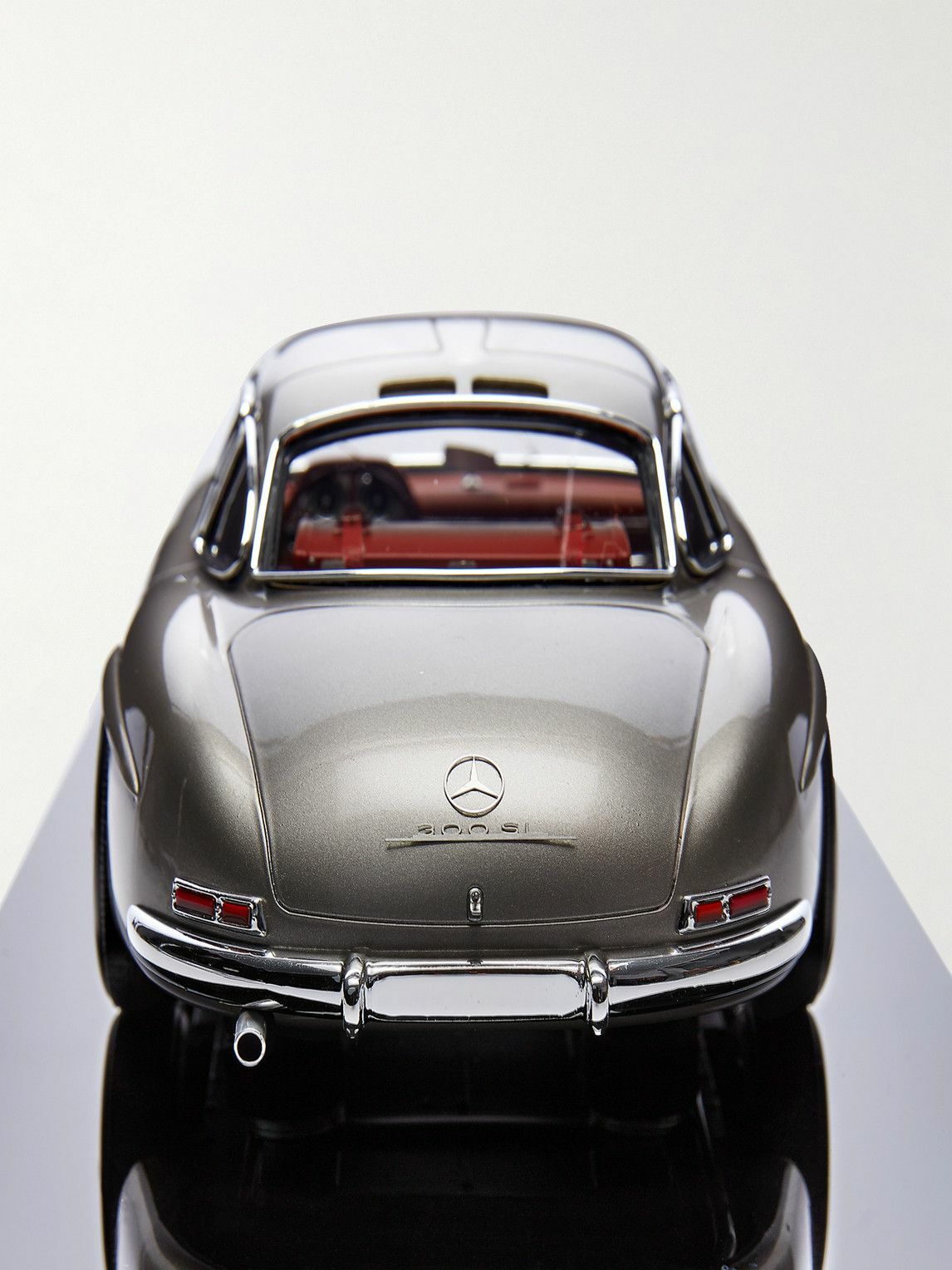 Ralph Lauren Home - Amalgam Collection Mercedes Benz 300 SL Gullwing 1:18 Model Car