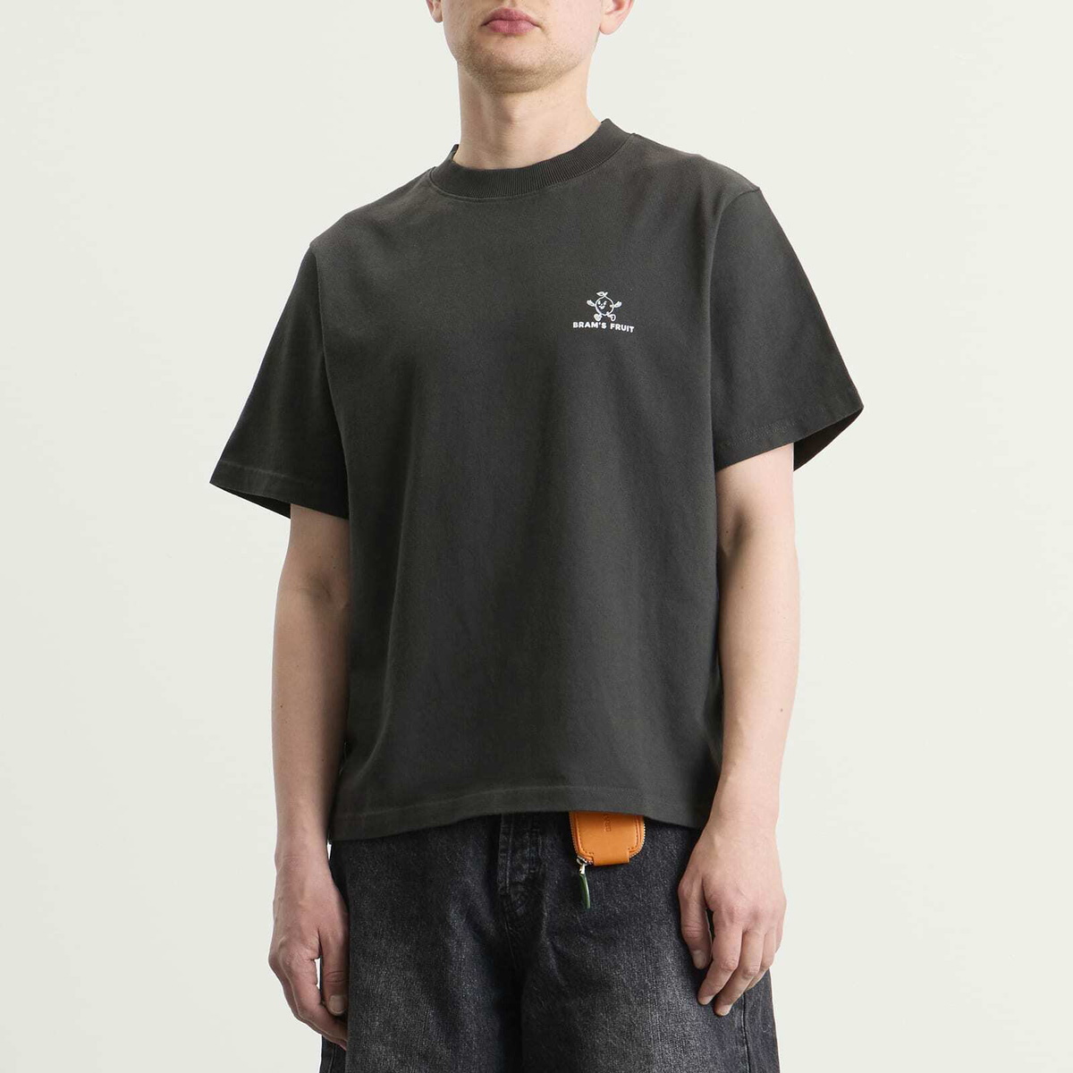 Bram's Fruit Men's Lemon Outline T-Shirt in Shadow Black