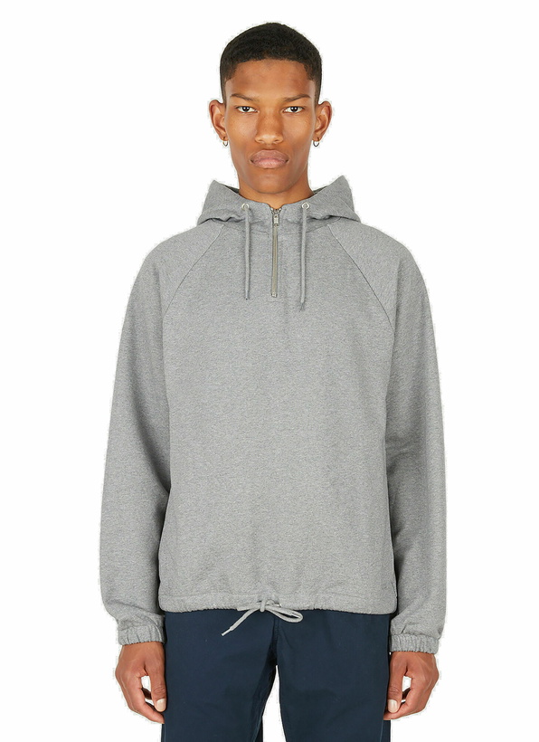 Photo: Ethan Hooded Sweatshirt in Grey