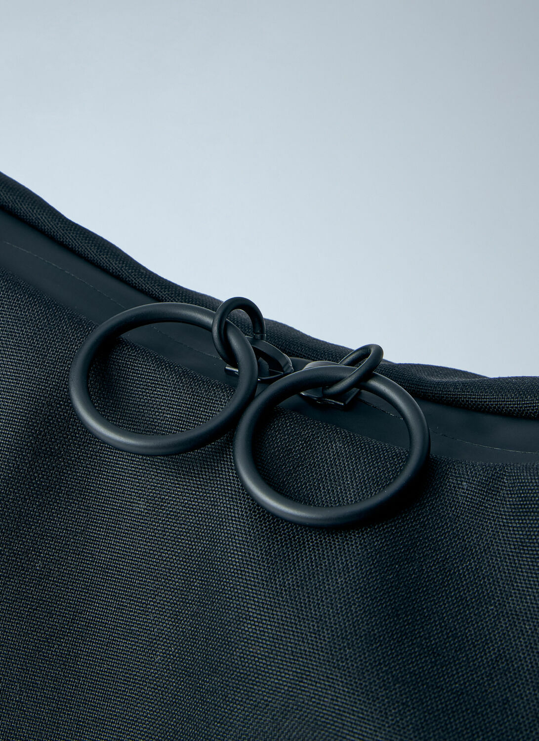 Innerraum Object HM3 Half Moon Bag