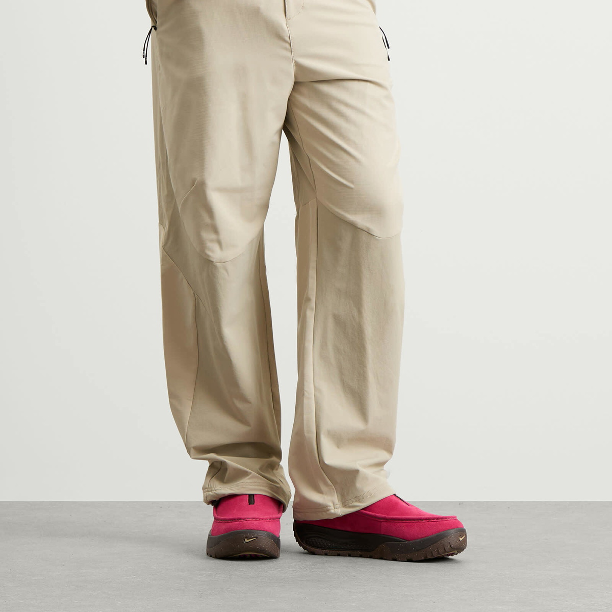 Nike Acg Izy Sneaker in Pink/Khaki/Brown