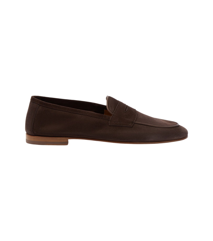 Photo: Frescobol Carioca Leme suede loafers