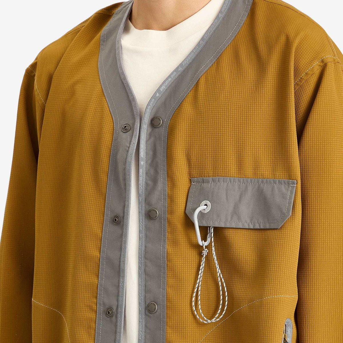 and wander Men's Vent Cardigan in Camel