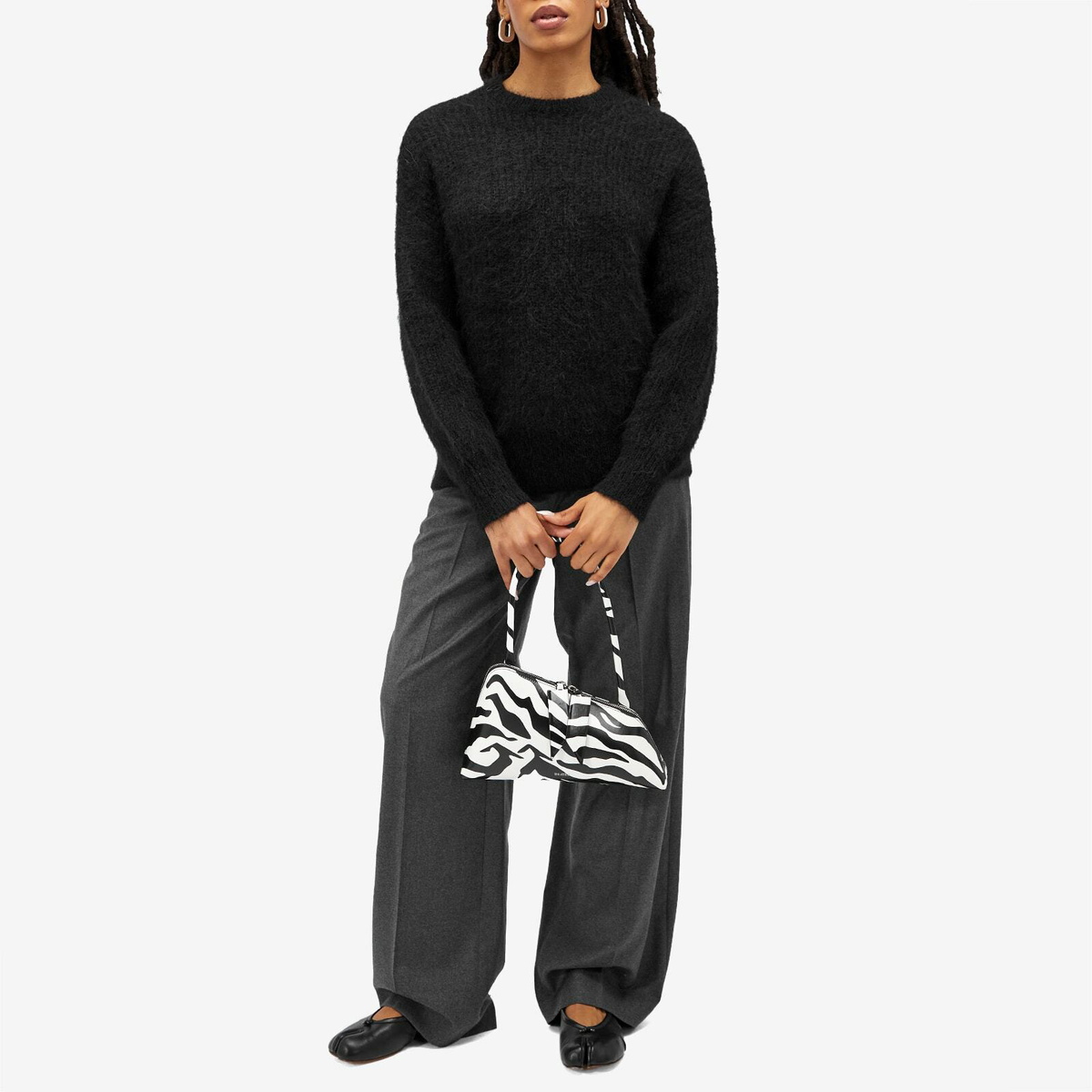 16Arlington Women's Sephia Alpaca Knitted Jumper in Black