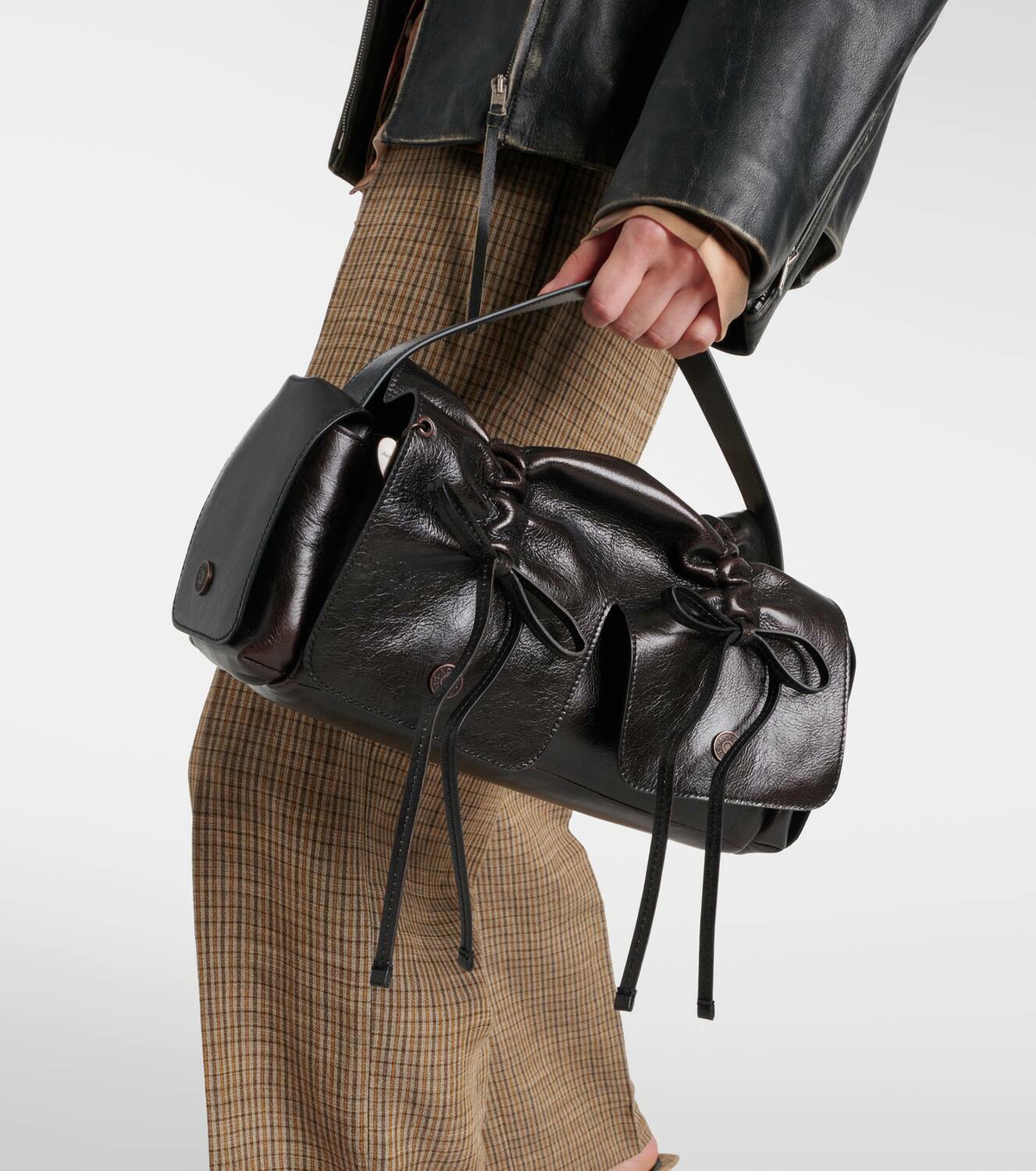 【Acne Studios】Leather Bag Acne Studios Multipocket Micro Crinkled Leather Shoulder Bag