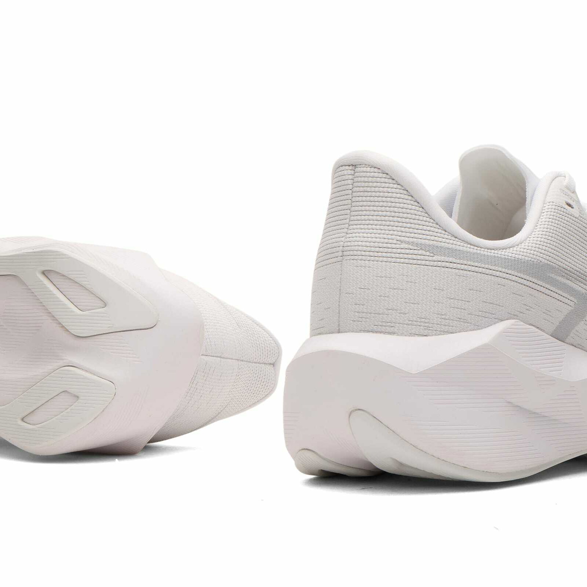Asics Novablast 6 Sneaker in White/White