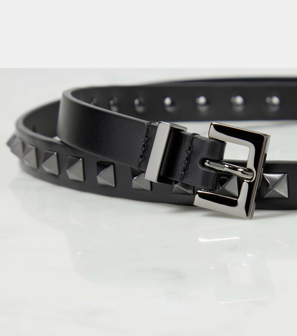 Valentino Garavani Rockstud slim leather belt Valentino Garavani display picture 3