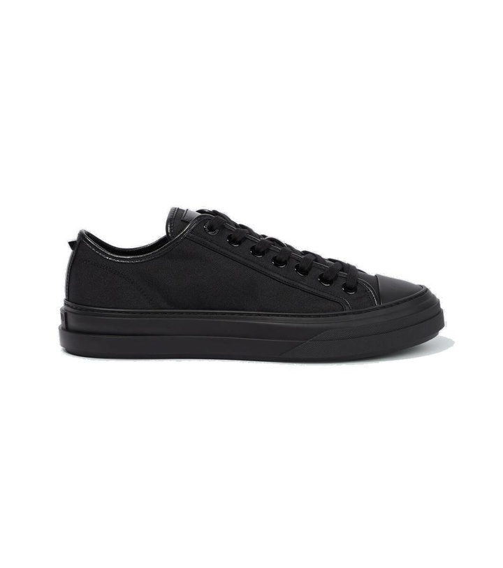 Photo: Valentino Garavani Low-top sneakers