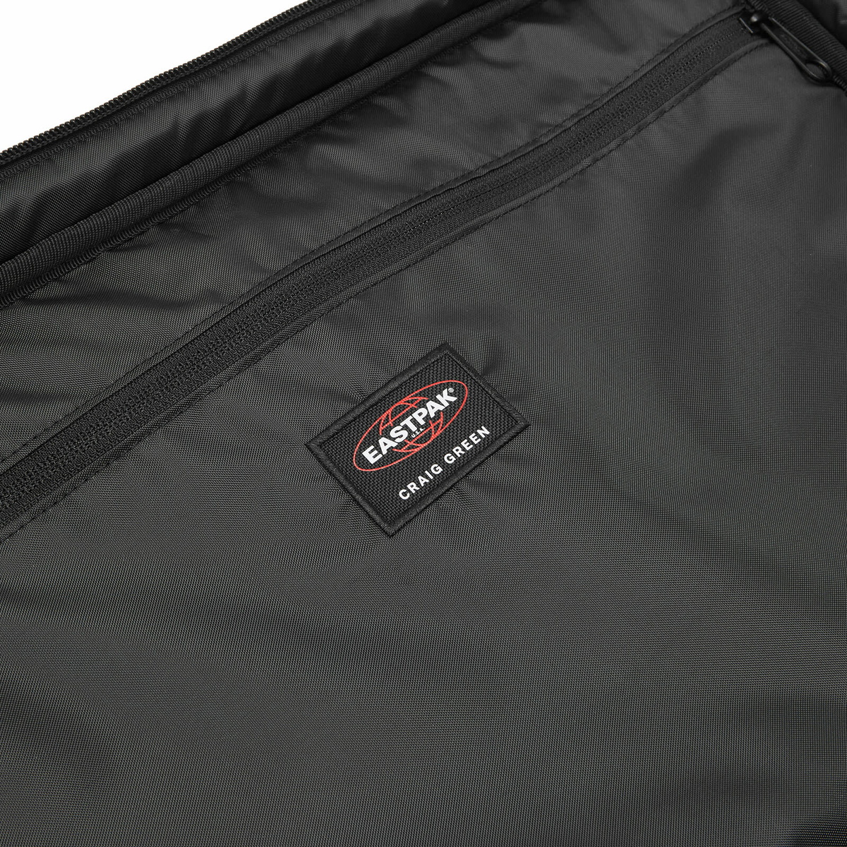 国内発送 Eastpak x Craig Green キルティングベルトバッグ 黒色 Eastpak x Craig Green Quilted Travel Pack in Black Eastpak