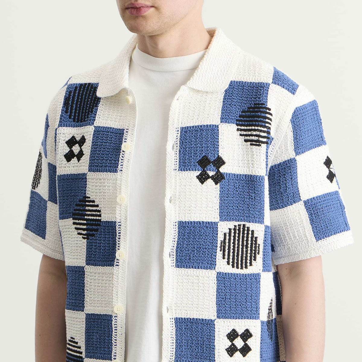 Wax London Men's Porto Square Crochet Shirt in Ecru/Blue