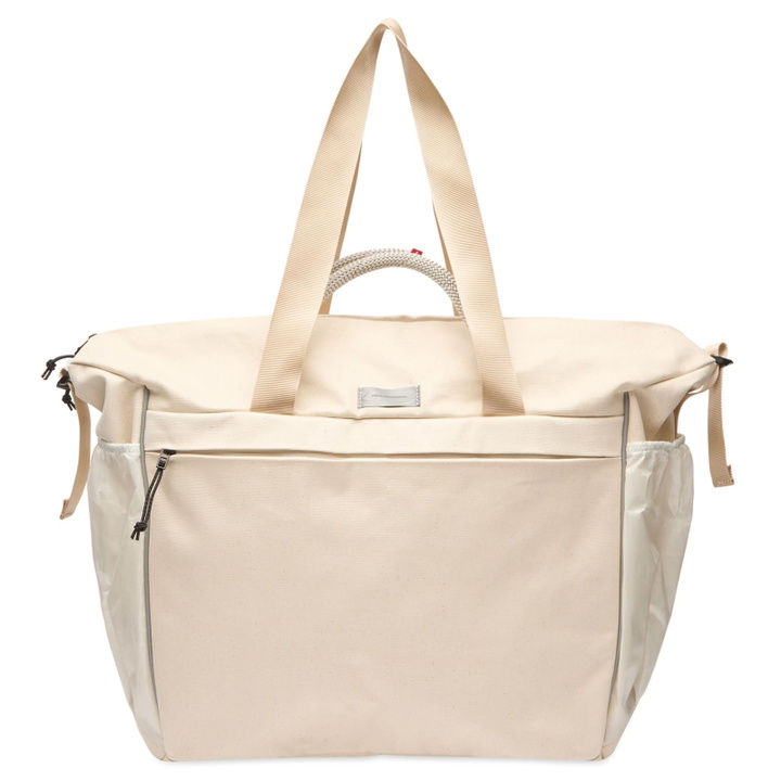 Photo: ON Court Pack 40L in Sesame/White 