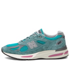 New Balance 991v2 Sneaker in Porcelain Green/Trooper/Silver