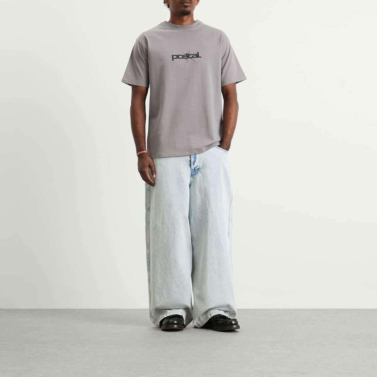 POSTAL Men's Spider T-Shirt in Concrete